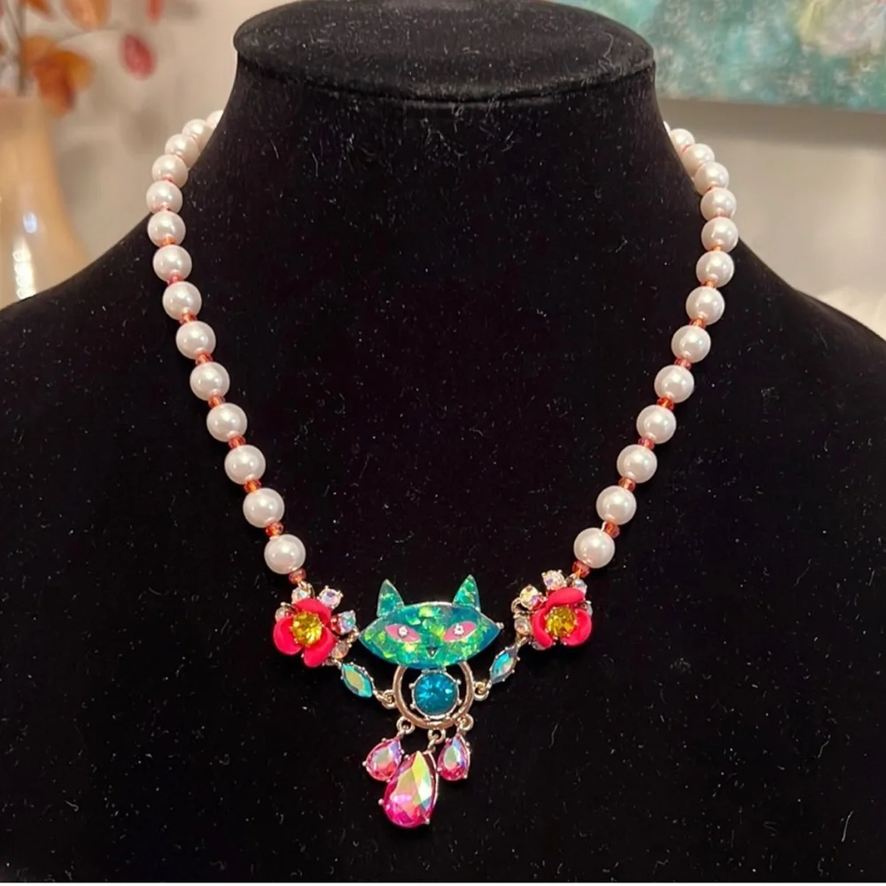 Betsey Johnson Multicolor Cat and Faux Pearl Necklace with Pink - Picture 1 of 13